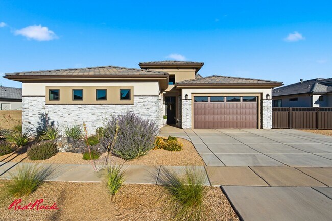Building Photo - 4 Bedroom Home with Gorgeous Views