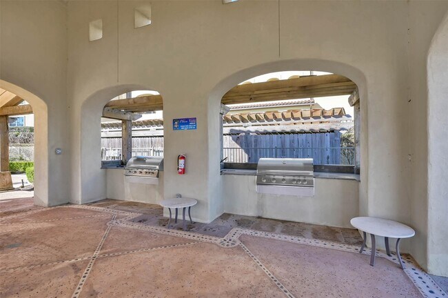 Building Photo - 17040 W Farm To Market 1097