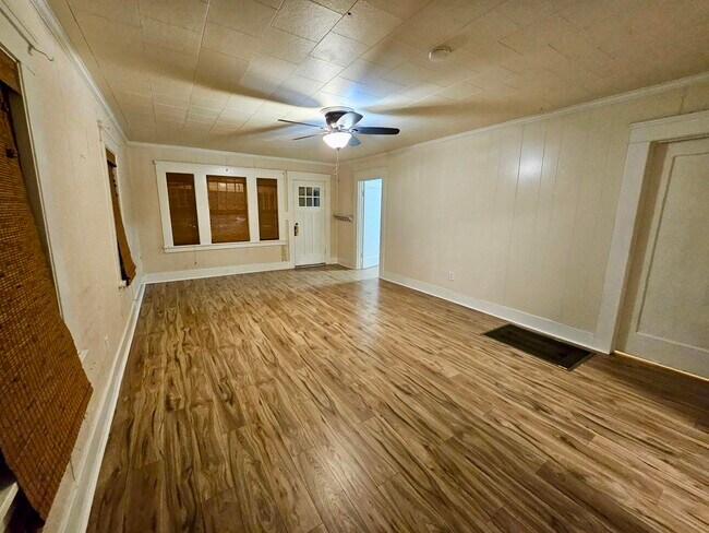 Building Photo - 511 Locust St