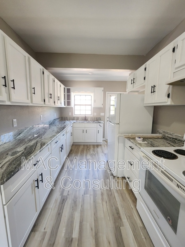 Building Photo - 1319 Autumn Ave