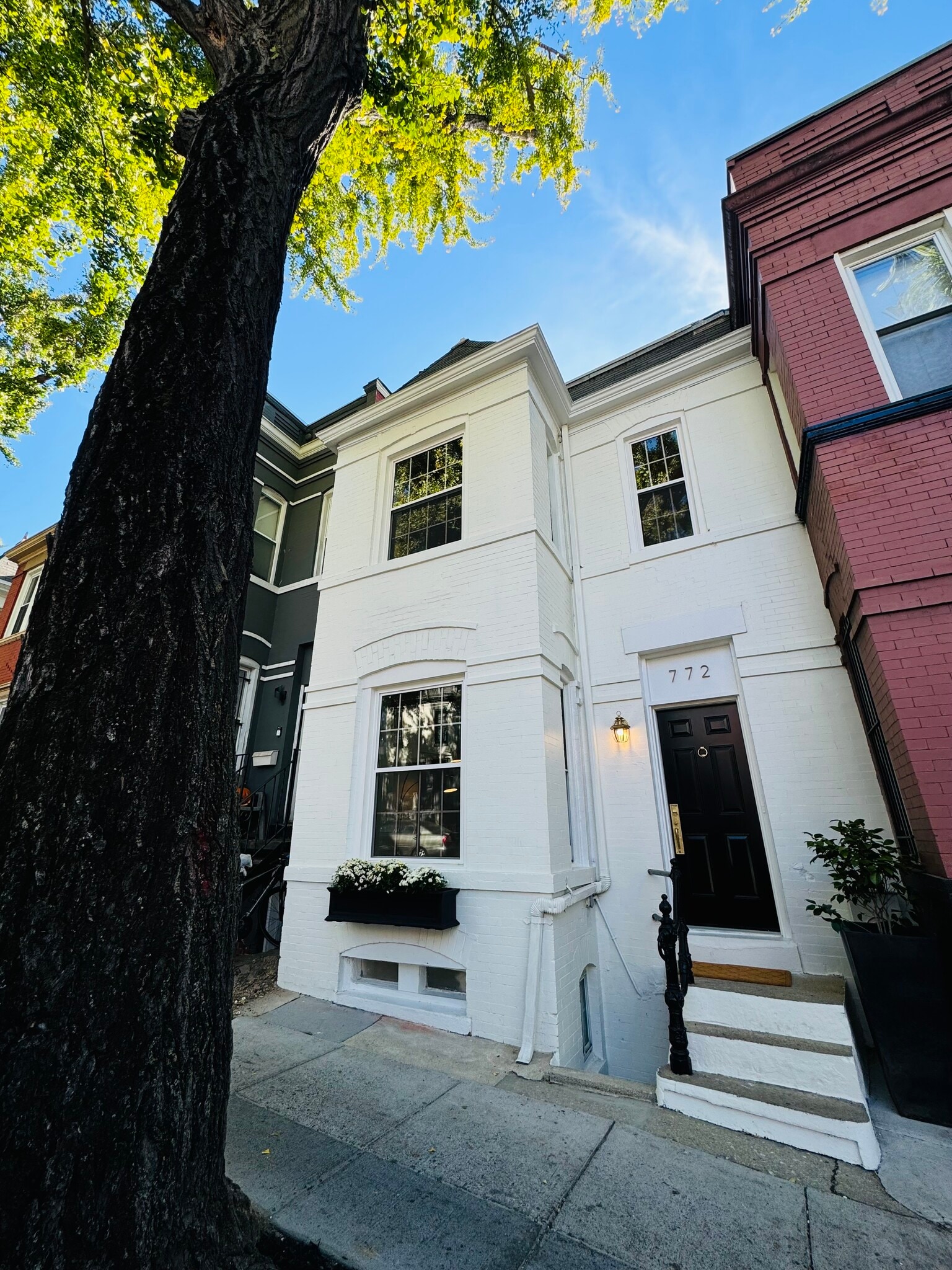 Building Photo - 772 Harvard St NW