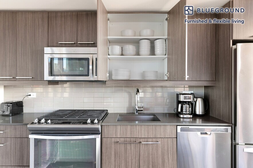 Building Photo - 730 W Couch Pl