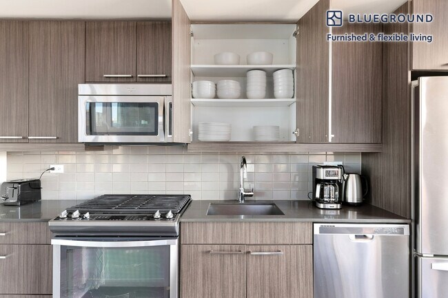 Building Photo - 730 W Couch Pl