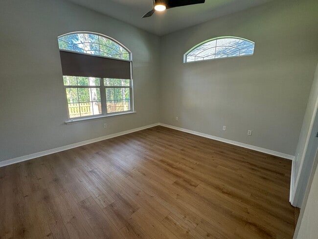 Building Photo - Stunning 3/2 in Haile