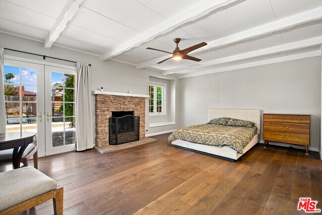 Building Photo - 110 S Elwood Ave