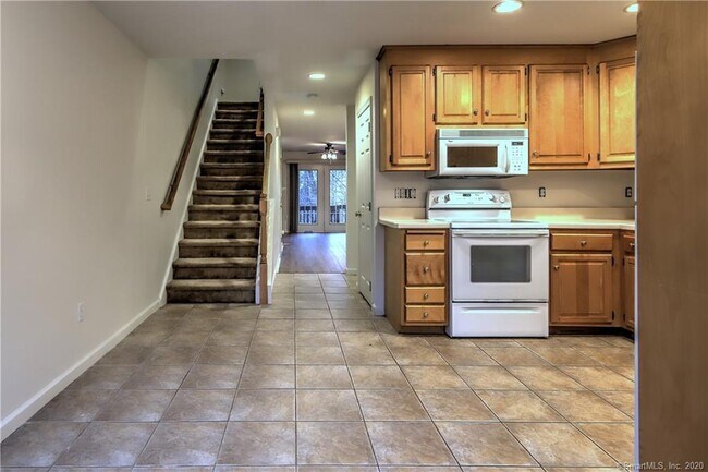 Building Photo - 60 Grove St