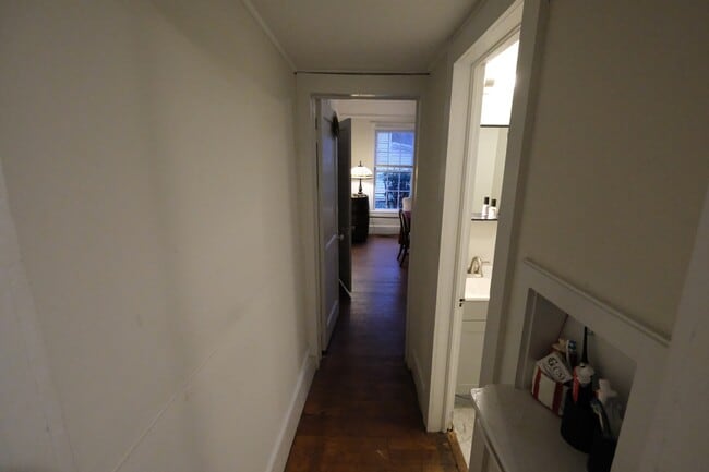 Building Photo - 179 Park Ave