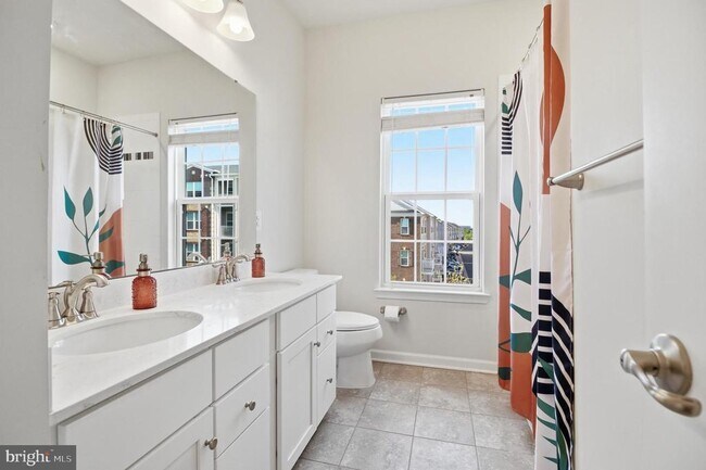 Building Photo - 13735 Air and Space Museum Pkwy