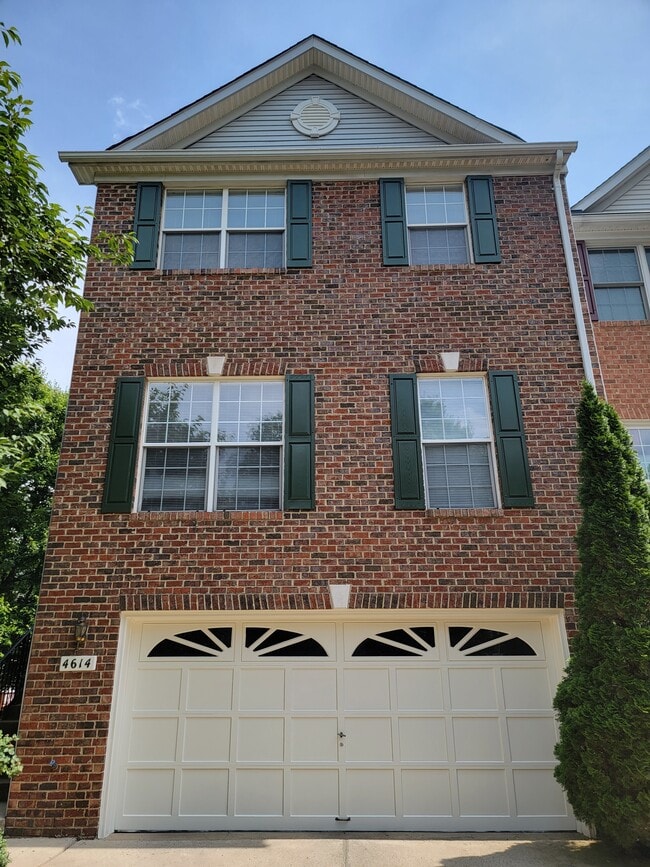 Front - 4614 Buckhorn Rdg