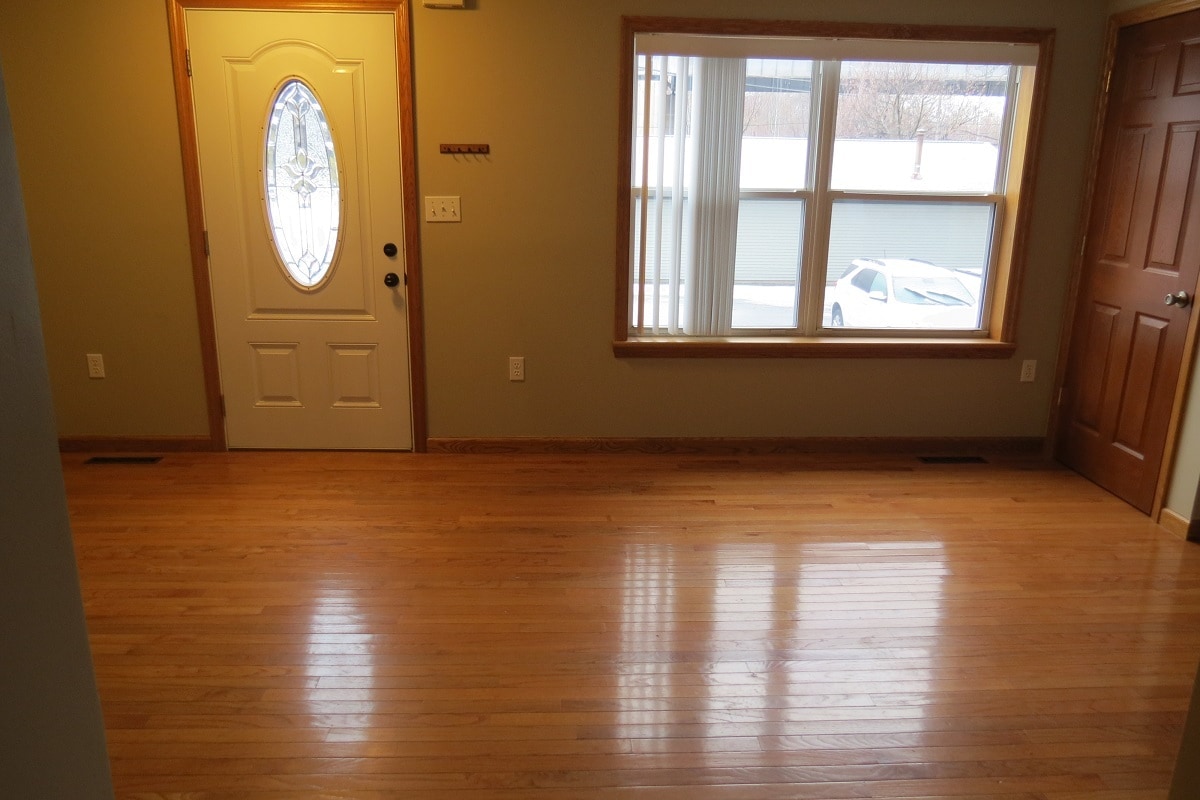 living room - 109 Glendale Rd
