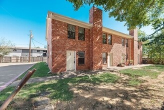 Building Photo - 648 S Rogers Rd