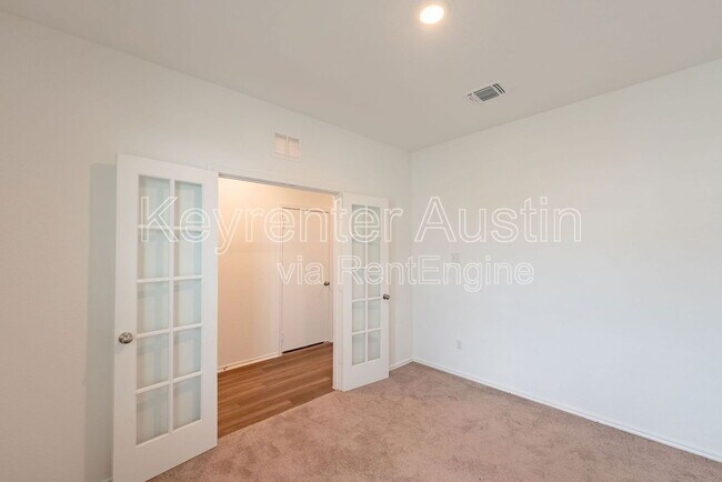 Building Photo - 1520 Holly Lk Dr