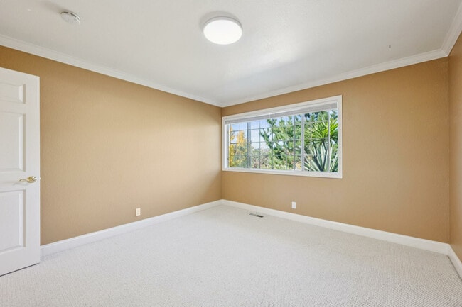 Building Photo - 114 San Marino Dr