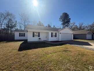Building Photo - 203 Spring Branch Dr
