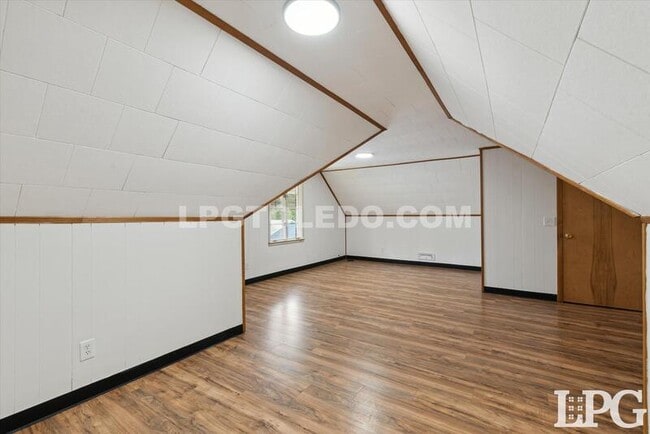 Building Photo - 3132 Mulberry St