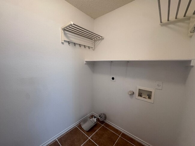 Building Photo - 10431 Westfield Pl