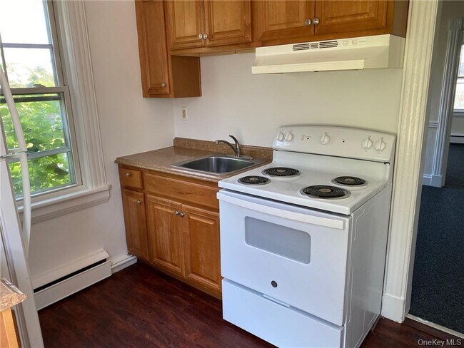 Building Photo - 12 Alden Pl