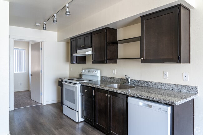 2BR, 2BA, - 950SF - Kitchen - Fern Grove