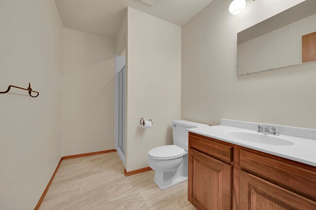 Building Photo - 2356 S Hiwan Dr