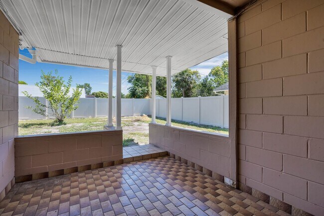 Building Photo - 8101 Alveron Ave