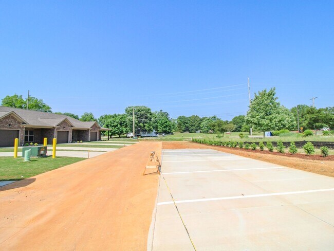 Building Photo - Athens City Schools. Great Location