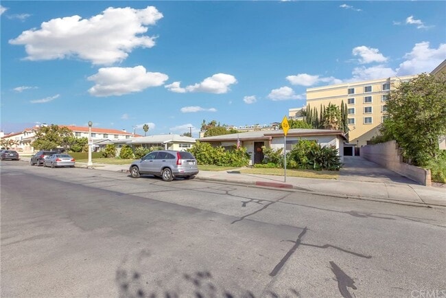 Building Photo - 1540 Abbot Ave