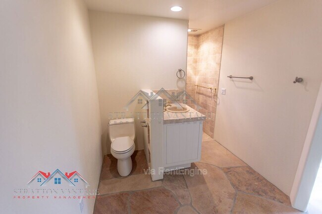 Building Photo - 4728 E Ron Rico Rd