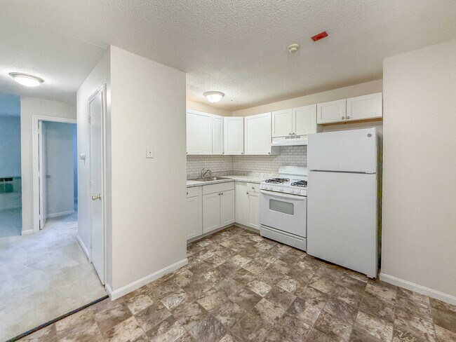 Building Photo - 25 and 33 Morse Street