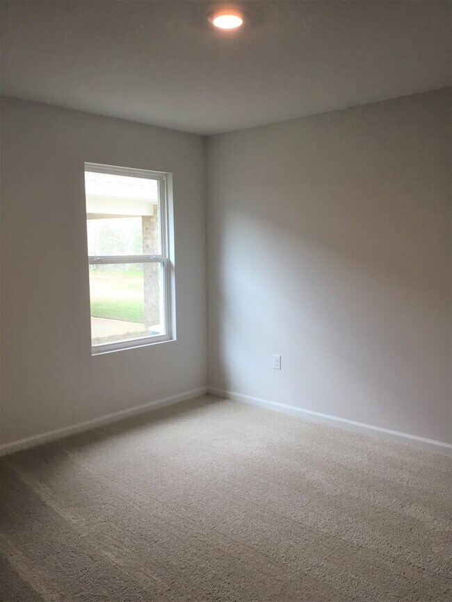 Building Photo - Beautiful 3/2 Family home in Beulah- Close to Navy Federal Credit Union Main Campus!