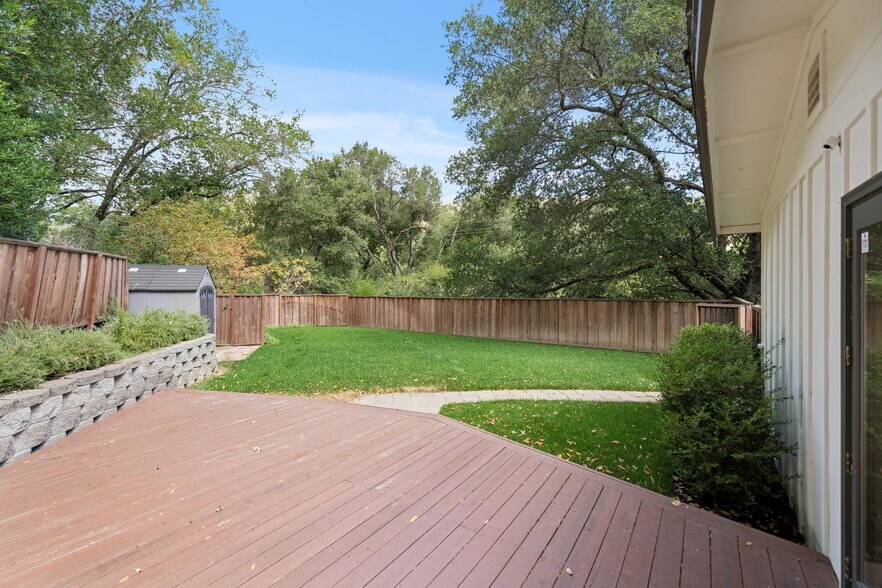 Building Photo - 3575 Springhill Rd