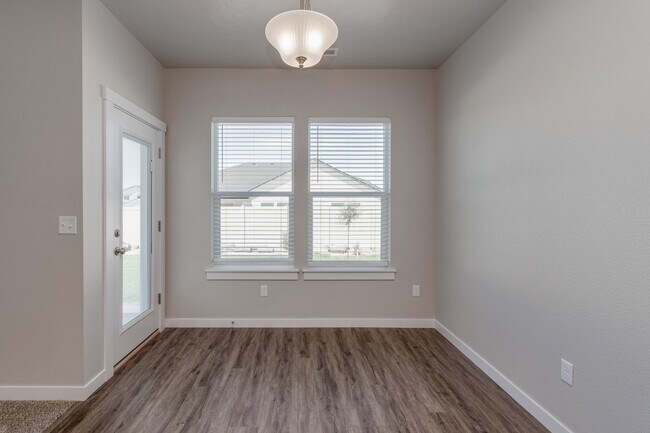 Building Photo - 2099 N Waterbrook Way