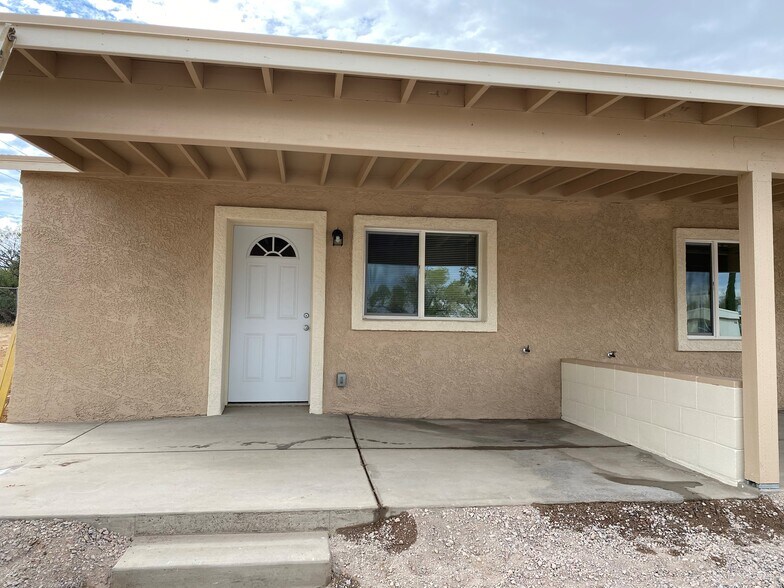 Building Photo - 1001 Elledge Dr