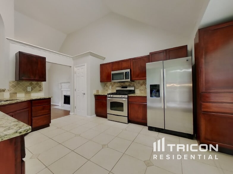 Building Photo - 3698 Autumn View Dr