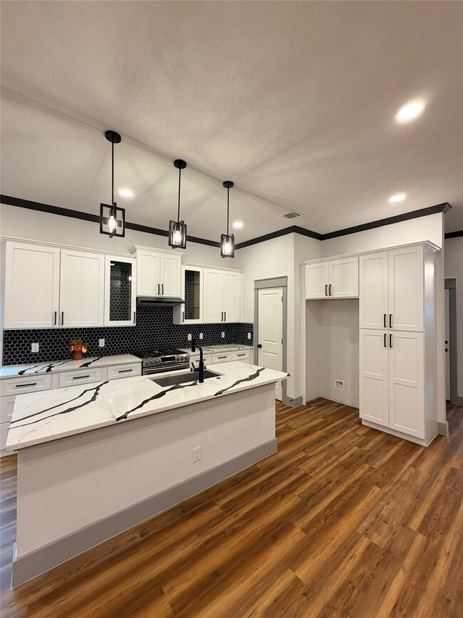 Building Photo - 1002 Natchez Ave