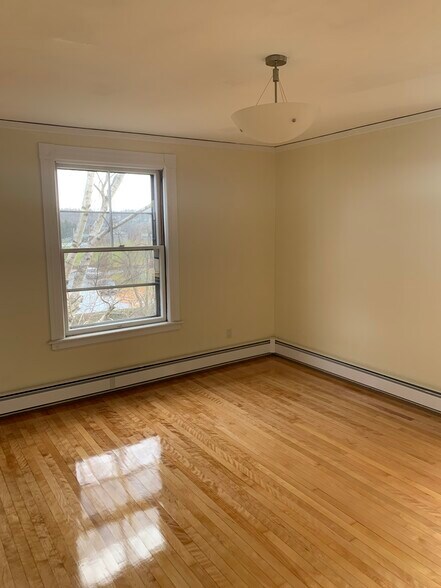 Building Photo - 118 Vernon St