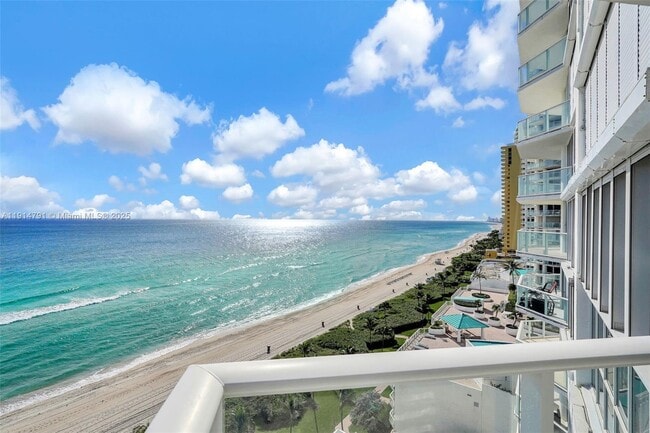 Building Photo - 16485 Collins Ave