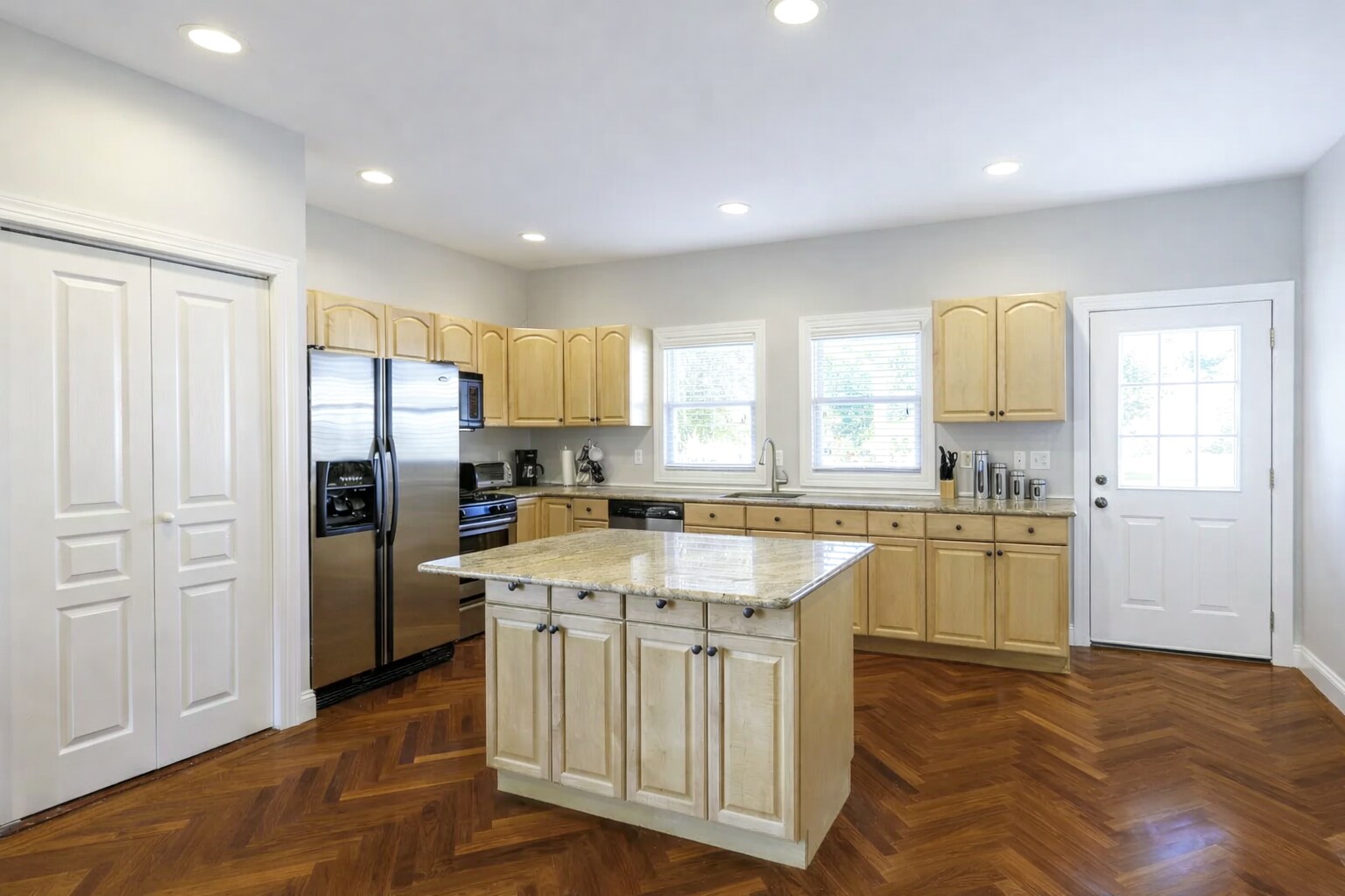 Building Photo - 415 3rd Ave