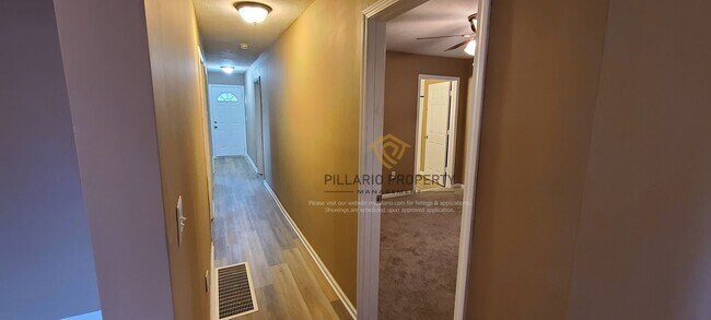 Building Photo - 1421 W 33rd St