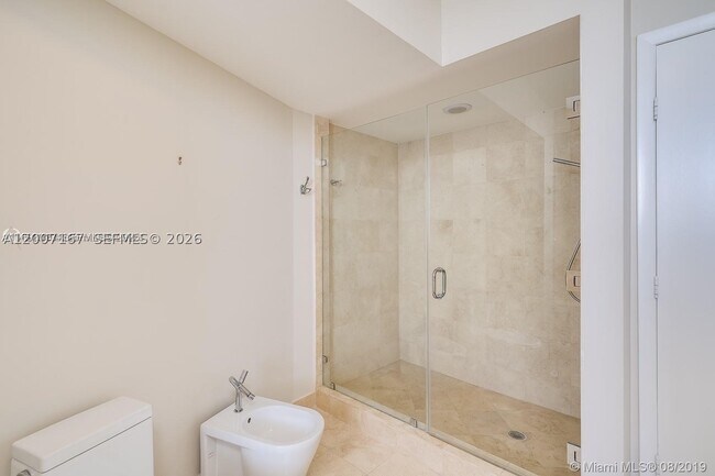 Building Photo - 17201 Collins Ave