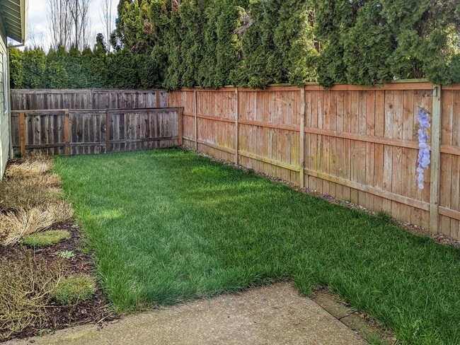 Building Photo - 958 Harbour Ln NE