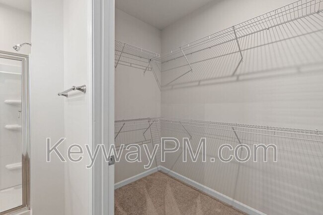 Building Photo - 651 Manitou Cir