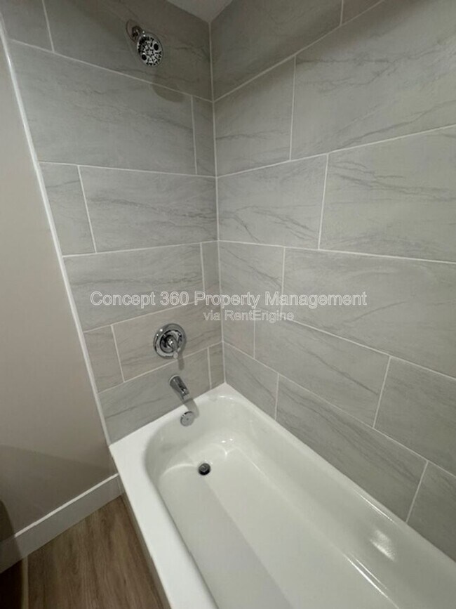 Building Photo - 1421 Obispo Ave