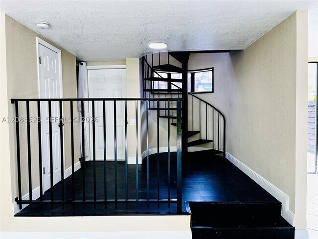 Building Photo - 7015 SW 111th Pl