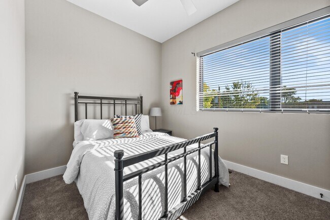 Building Photo - 122 S Ohio Ave