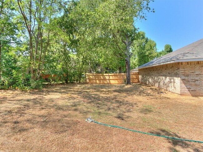 Building Photo - 501 Trenton Rd