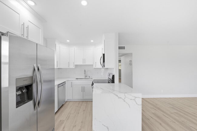 Building Photo - 284 Flanders F