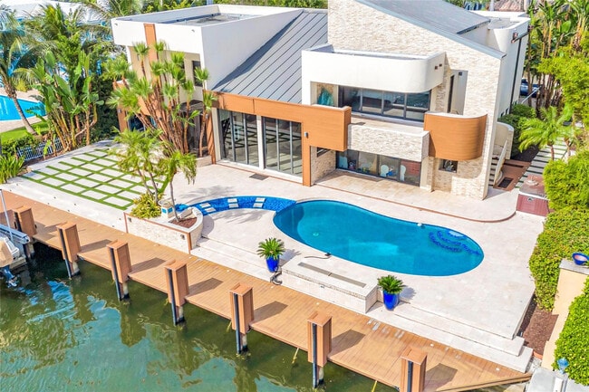 Building Photo - 2626 Castilla Isle