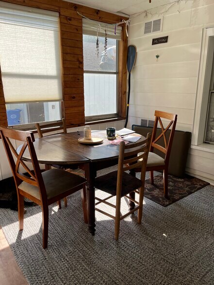 Sunporch with dining table - 49 Grove St
