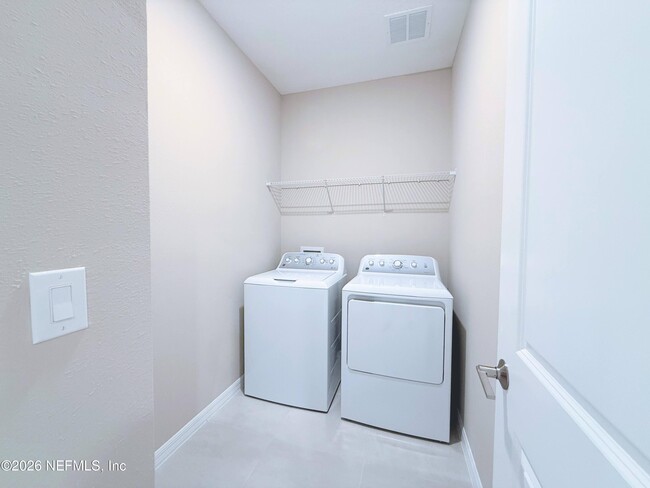 Building Photo - 312 Cherry Elm Dr