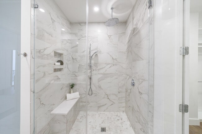 Building Photo - 2425 Peachtree Rd NE